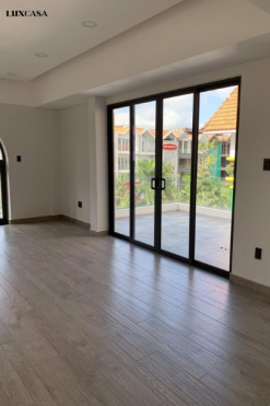 Gạch giả gỗ 200x1200 LUBW122L13 màu xám trắng hiện đại